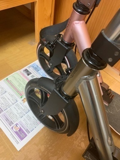キックボード  FR205 Dual Brake イギリス発 ハンドブレーキ ブラック、ローズゴールド2台