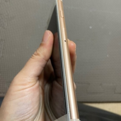 iPhone8 256G SIMフリー超美品　新品イヤホン付き
