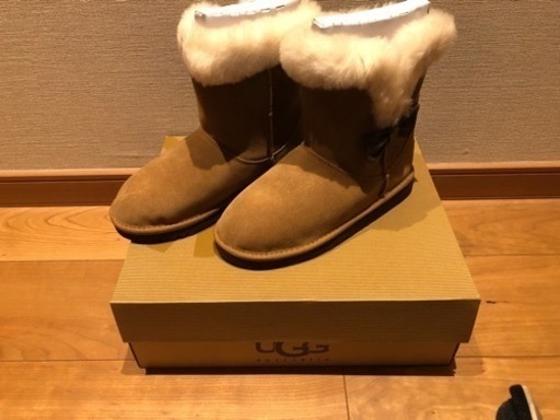 未使用　UGG ブーツ　22.0cm