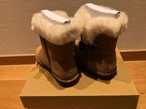 未使用　UGG ブーツ　22.0cm