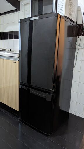 冷蔵庫　黒　右開き