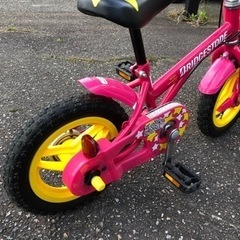 美品⭐︎ヘルメット付き！ブリヂストン　幼児用 子供用自転車　補助輪付き　3〜5歳オススメの画像