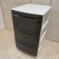 プラスチック製　3段収納タンスの画像