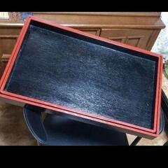 入れ子式の木製の塗りのお盆ですの画像
