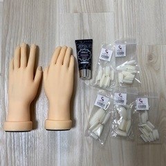 【新品未使用】ネイル　ハンドくん　チップ&フォーミングジェル付き