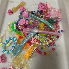 ビーズ　テグス　ブレスレット作りの画像