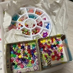 ビーズ　テグス　ブレスレット作りの画像