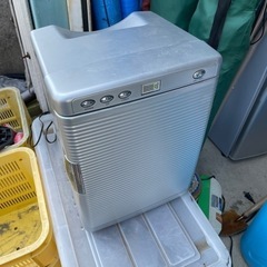 ポータブル保冷温庫