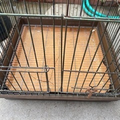 うさぎ小屋　中古　中の受け皿が割れてますので修理してねの画像