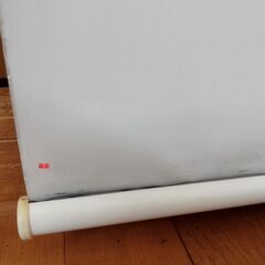 遮光ロールスクリーン オフホワイト 173 x 57cm チェーン式の画像