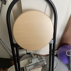 テーブル＋椅子セットの画像