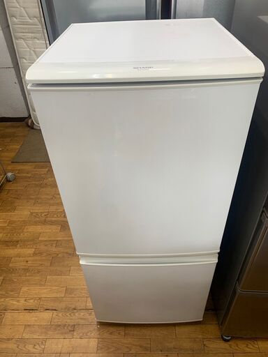 No 5627 冷蔵庫 SHARP 2011年製 137L ホワイト 2ドア 【リサイクルショップどりーむ鹿大前店】
