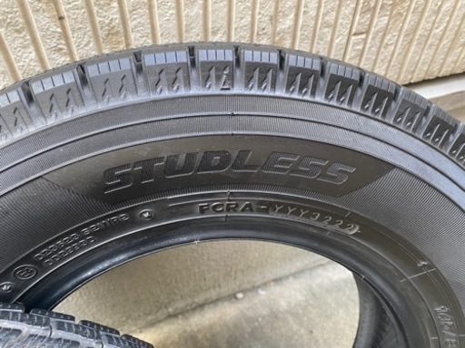 【美品】【バリ山】国産スタッドレスタイヤ 145/80R 12インチ