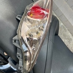mf08 フォルツァ純正後期右テールランプの画像