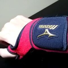 リストガード 野球 刺繍入りの画像