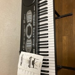 電子ピアノ　61鍵