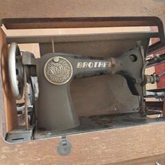 足踏みミシンジャンク品の画像