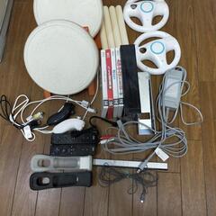 wiiとｿﾌﾄ4本と付属品