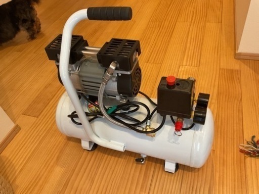 エアーコンプレッサー　オイルレス