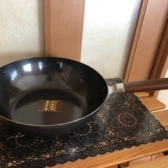 【値下げ】未使用　鉄製鍋・フライパン　30㎝　ガス・IH対応の画像