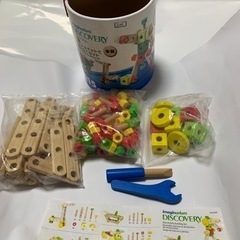 トイザらス　木製ボルト&ナットで組み立てセット　イマジナリウム