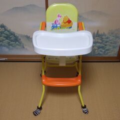 幼児用ダイニングチェア－　前側補助テ－ブル付き