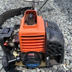 エンジン草刈機 刈払機 肩掛け式の画像