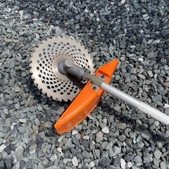 エンジン草刈機 刈払機 肩掛け式の画像