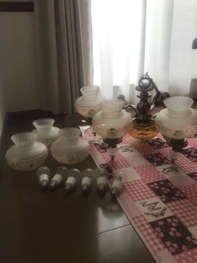 真鍮製、シャンデリア。