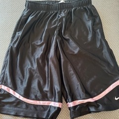 バスケットボール　パンツ　半袖シャツの画像