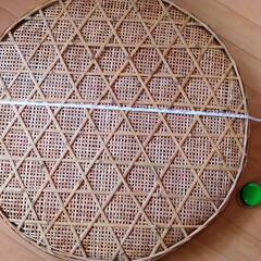 大きなザルの画像