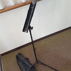 折りたたみ式の譜面台の画像