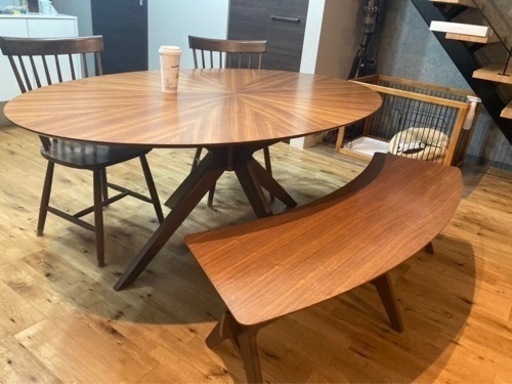 『決まりました』LOWYAダイニングテーブルセット