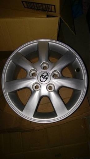 トヨタ　アイシス　純正ホイール