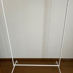衣類ラックの画像