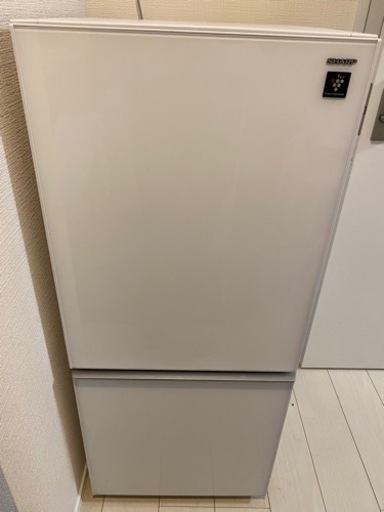 一人暮らしサイズの冷蔵庫 SHARP