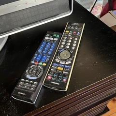 液晶テレビとテレビ台の画像