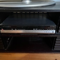 液晶テレビとテレビ台の画像