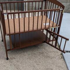 ベビーベッドの画像