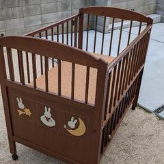 ベビーベッドの画像