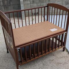 ベビーベッドの画像