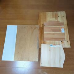 レッドパイン集成材と木の板　5枚　どれもしっかりとしてます。