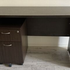 (中古）　アイリスチトセ製の事務、勉強机　デスクワゴン付きの画像