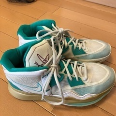 バスケットシューズ　カイリー8 25.5㎝