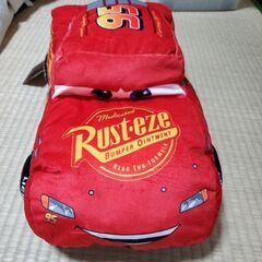 新品タグつき　カーズライトニング マックィーン ぬいぐるみクッシ...