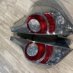 アクアNHP10 前期 純正テールランプ