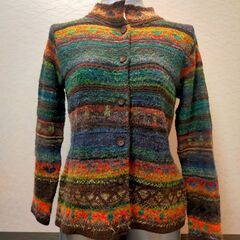【無料！】暖色の編み込み模様がほっこりのカーディガン