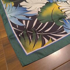 シルクスカーフの画像