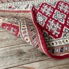 【新品】手織り ペルシャ絨毯 パキスタン ラグ 赤 red 玄関マット シルクタッチの画像
