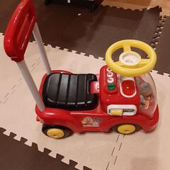 アンパンマン消防車の画像